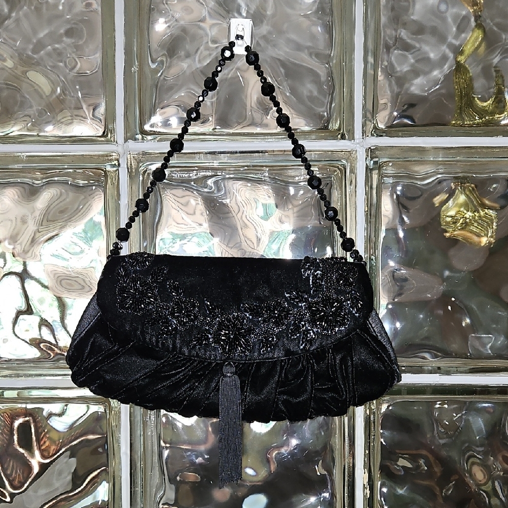 Vintage Beaded Velvet Clutch Beaded Strap Tassle Closure Excellent Condition